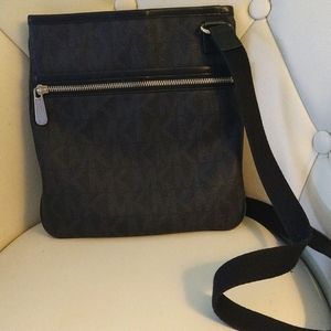 Authentic! Michael Kors Signature Webbing Large Crossbody Bag -Black